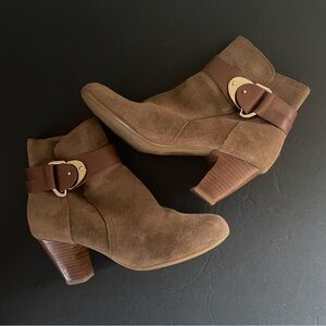 Sofft suede ankle boots size 7